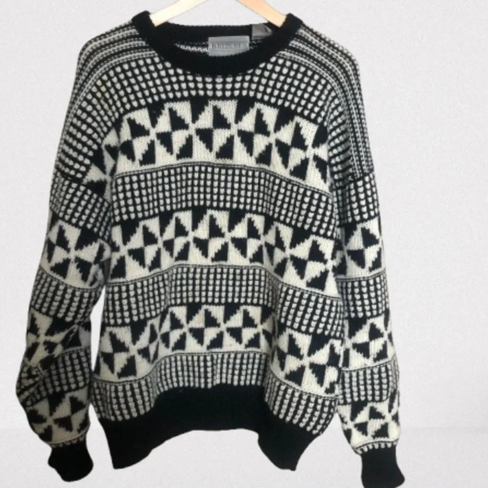 Black & White Geometric Knit Sweater - Men - Picture 1 of 11